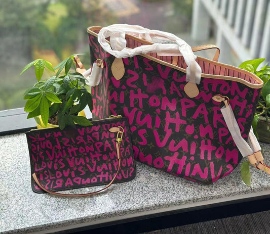 Famous V Tote - Magenta Graffiti