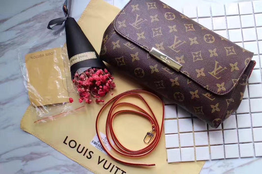 The Favorite Lou Sling Bag